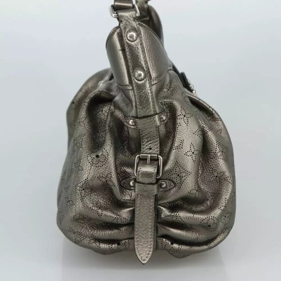 LOUIS VUITTON Monogram Mahina XS Shoulder Bag Bronze M95717 LV Auth yk16691 - Picture 4 of 16